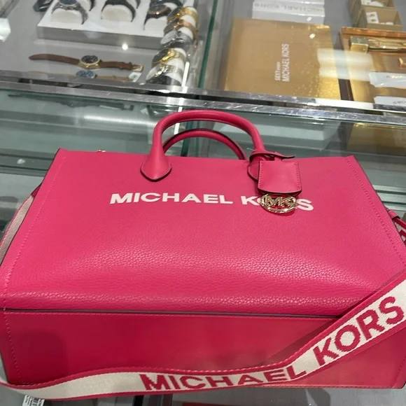 Michael Kors Mirella Medium East West Pebbled Leather Tote Shopper Bag MK EW
NWT - Picture 6 of 16